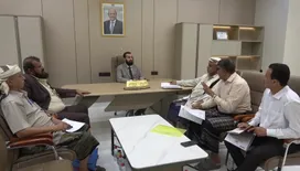 محافظ أبين يلتقي مدير عام المحفد لبحث أوضاع المديرية واحتياجاتها الخدمية والتنموية