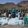 مركز الملك سلمان يوزع مساعدات إيوائية لمتضرري حريق المسيلة بالمهرة