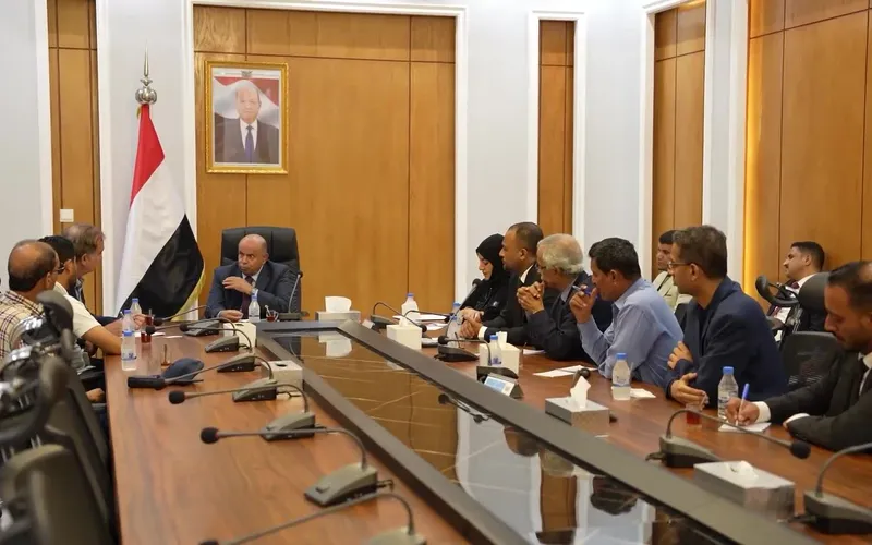 الخنبشي يبحث مع وفد المفوضية السامية لحقوق الإنسان أوجه التعاون المشترك