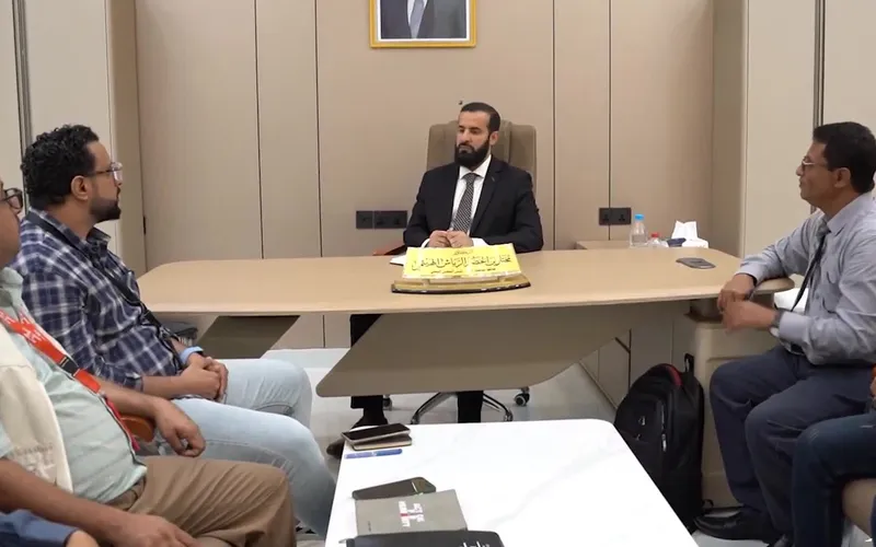 محافظ أبين يبحث مع منظمة "أكشن فور هيومانيتي" توسيع التدخلات الإنسانية والتنموية