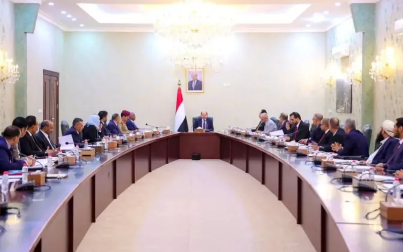 مجلس الوزراء يعلن الانعقاد الدائم ويشكل فريقاً لإدارة الأزمة ومواجهة التصعيد الحوثي