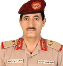 وزير الدفاع: سنتصدى لانتهاك الأجواء اليمنية بجميع الوسائل المتاحة