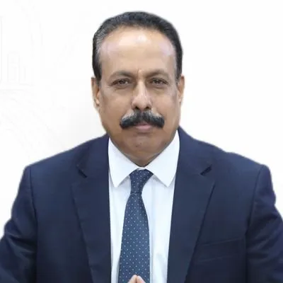 وزير الأشغال: مليشيا الحوثي تتحمل مسؤولية عرقلة تشغيل مطار صنعاء واستهداف الناقل الوطني