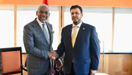العليمي يبحث مع كبير الديمقراطيين في خارجية مجلس النواب الأمريكي تطورات اليمن والتهديدات الحوثية