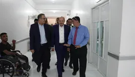 رئيس الوزراء يتفقد أوضاع جرحى القوات المسلحة في مستشفى عبود العسكري بالعاصمة عدن