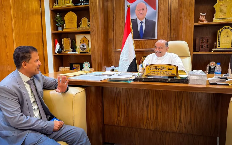 الخنبشي يطلع على جهود جهاز أمن الدولة ويناقش تطوير أدائه