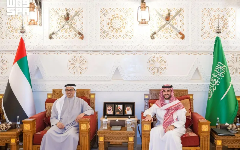 وزير الدفاع السعودي يبحث مع نائب رئيس الإمارات تطورات الأوضاع الإقليمية