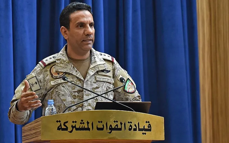 التحالف: اعتراض وتدمير صاروخين باليستيين أطلقتهما مليشيا الحوثي باتجاه خميس مشيط