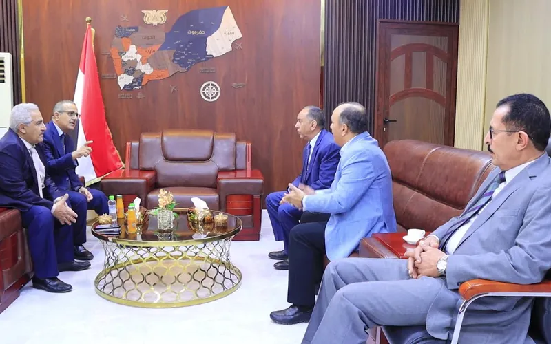 وزير الصناعة والتجارة ووزير الصحة يبحثان تعزيز التنسيق لتنظيم سوق الدواء