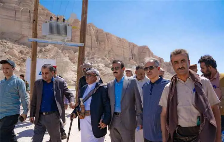 محافظ شبوة يفتتح مشروع مياه قرى آل خليفة لخدمة 6 آلاف نسمة
