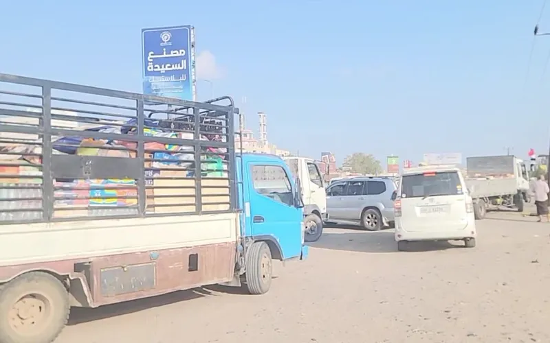 لحج.. أبناء يهر يافع يسيّرون قافلة إغاثية دعماً للجبهات