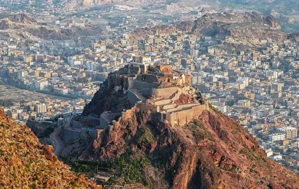 وزارة حقوق الإنسان تدين الحصار الحوثي المستمر لتعز وتحذر من كارثة إنسانية